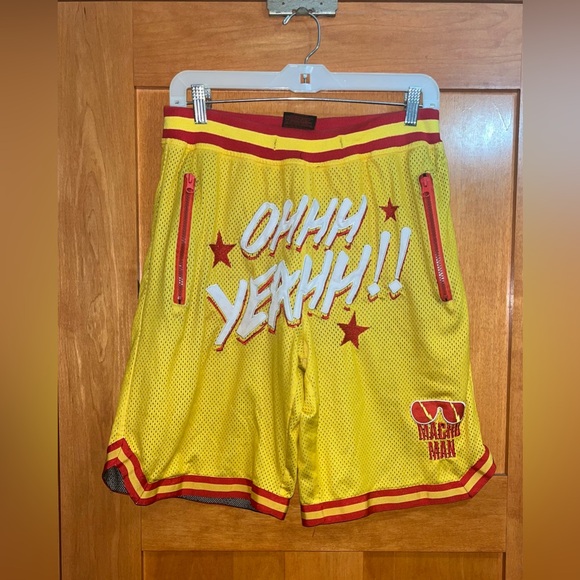WWE Macho Man Randy Savage Shorts Ohhh Yeahh! Mens Size Medium Mesh Gym Yellow - Picture 2 of 5
